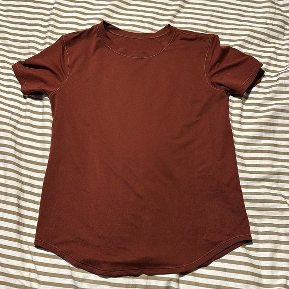 Lululemon tee - Picture 1 of 2
